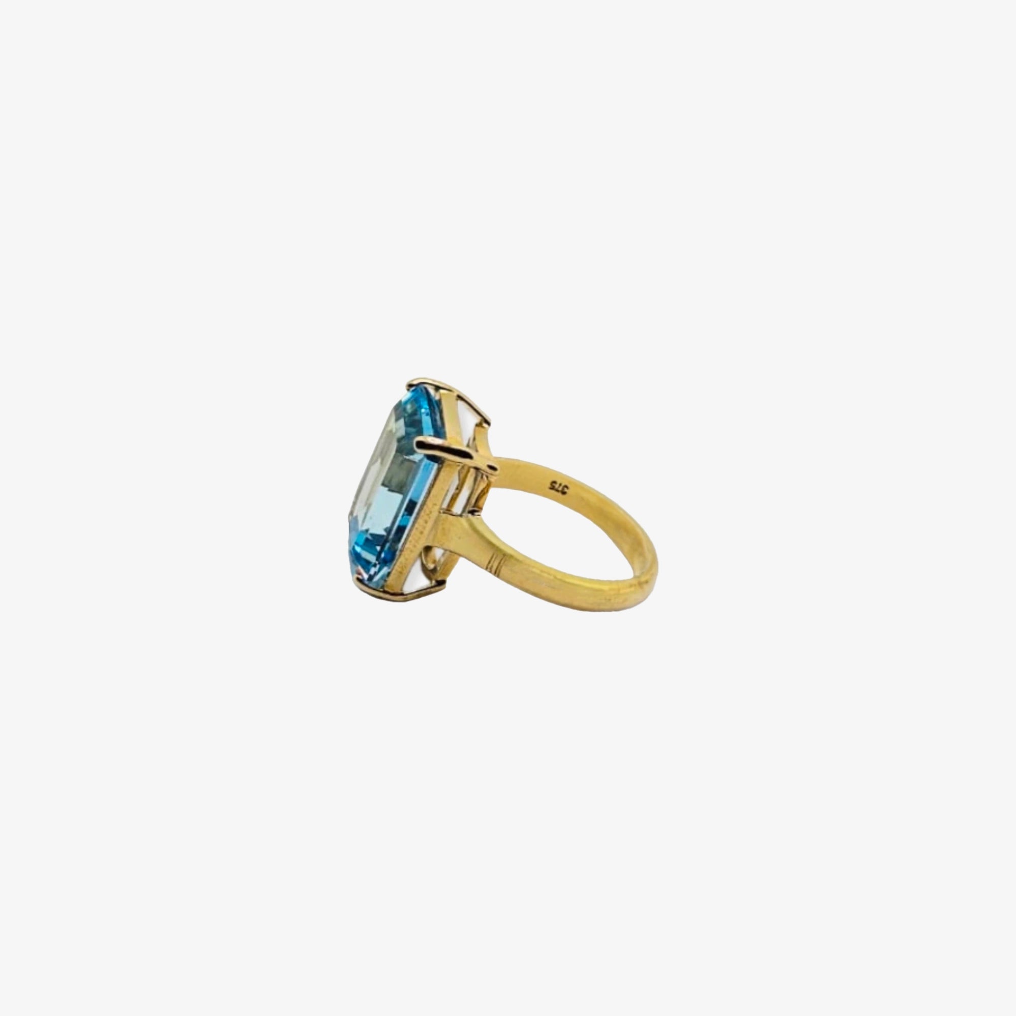 9K Blue Toapz Ring (P8)