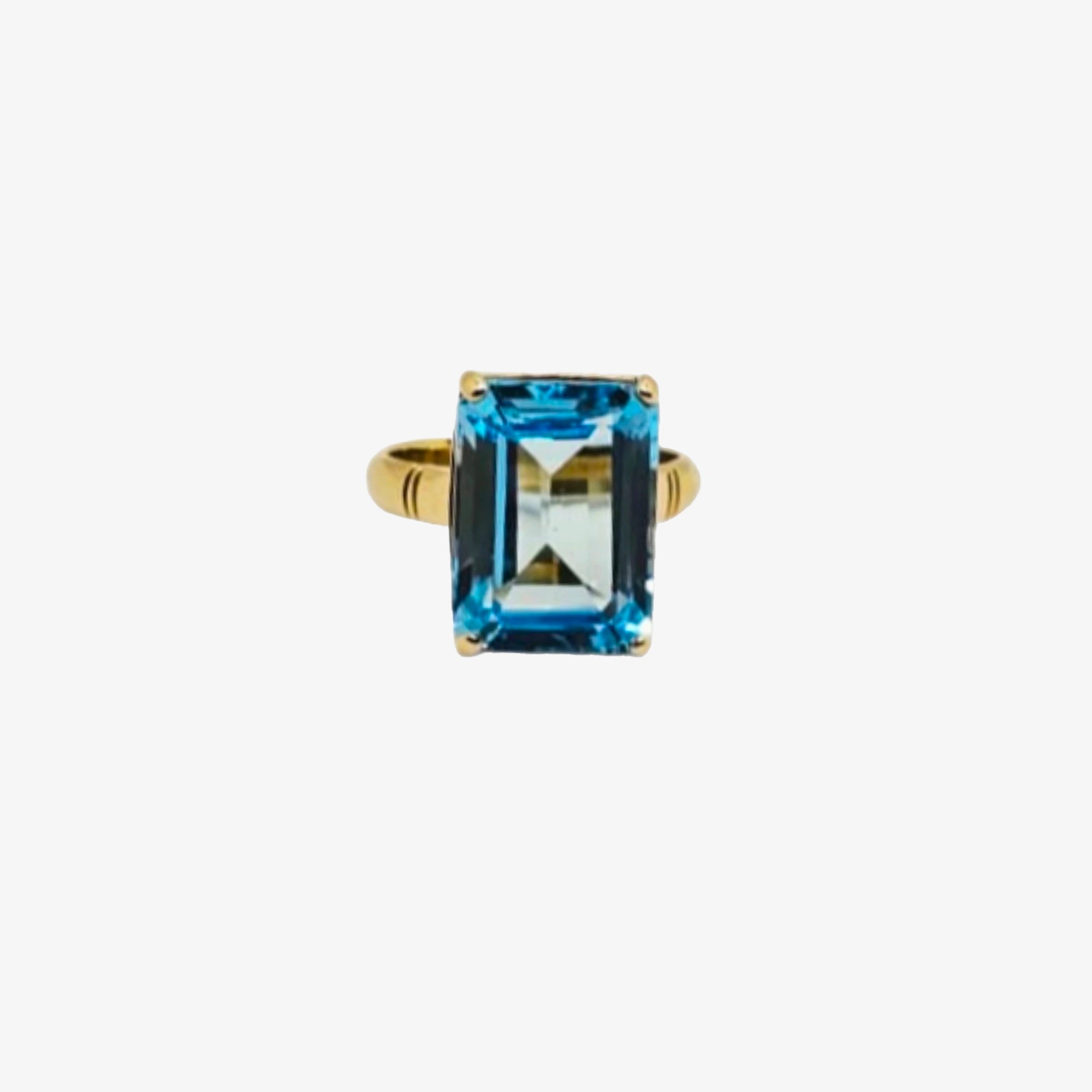 9K Blue Toapz Ring (P8)