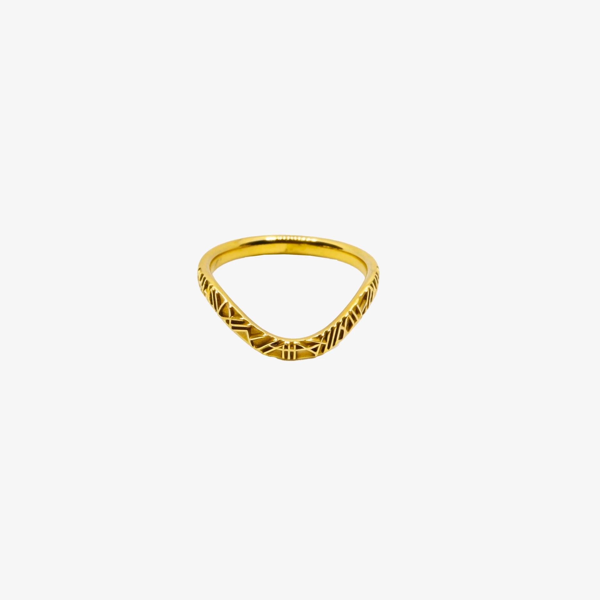 9K Curved Pattern Wedding Band