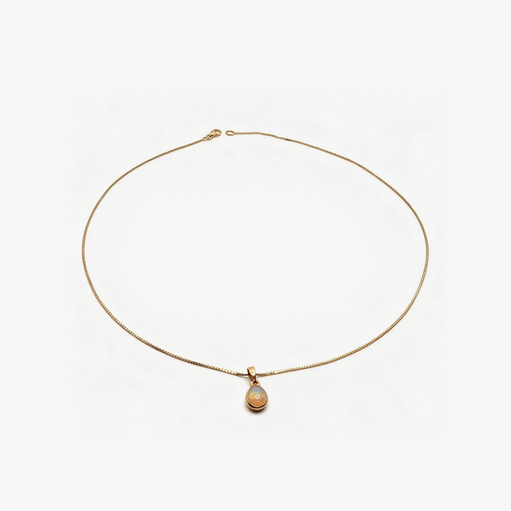 9K Fier Opal Pendant & Chain